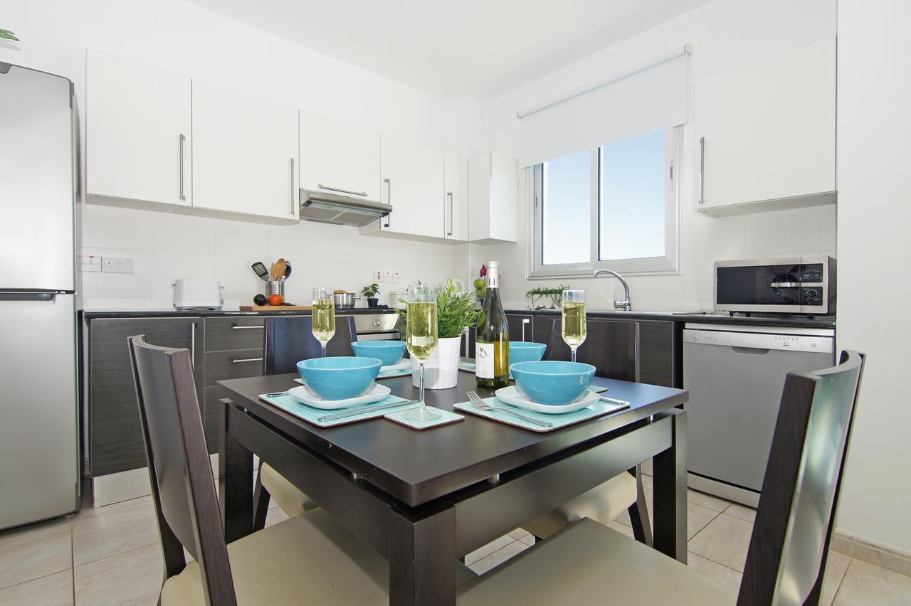 Amber - Coralli Beachfront Apartment Protaras Exterior photo