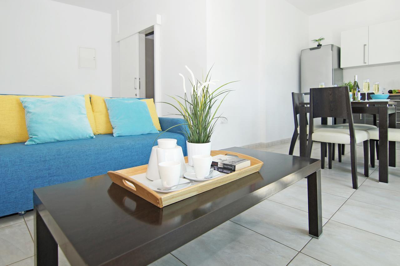Amber - Coralli Beachfront Apartment Protaras Exterior photo